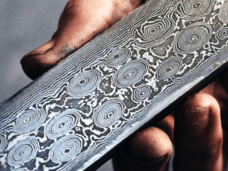 Is Damascus Steel Strong Comparing Damascus Stainless And Carbon Steel   Image 1 768x576 